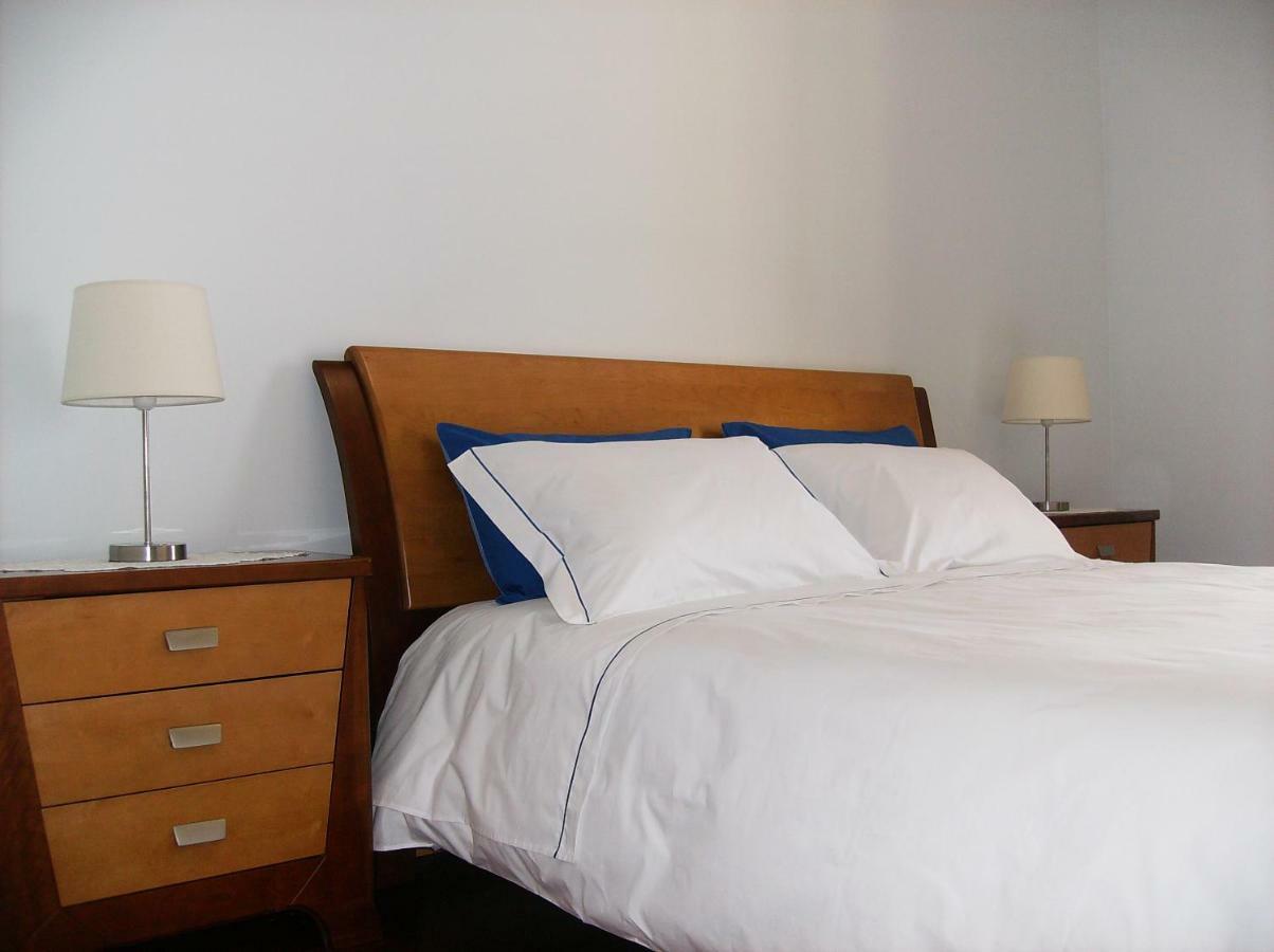 פונשל Oceanfront Apartment מראה חיצוני תמונה