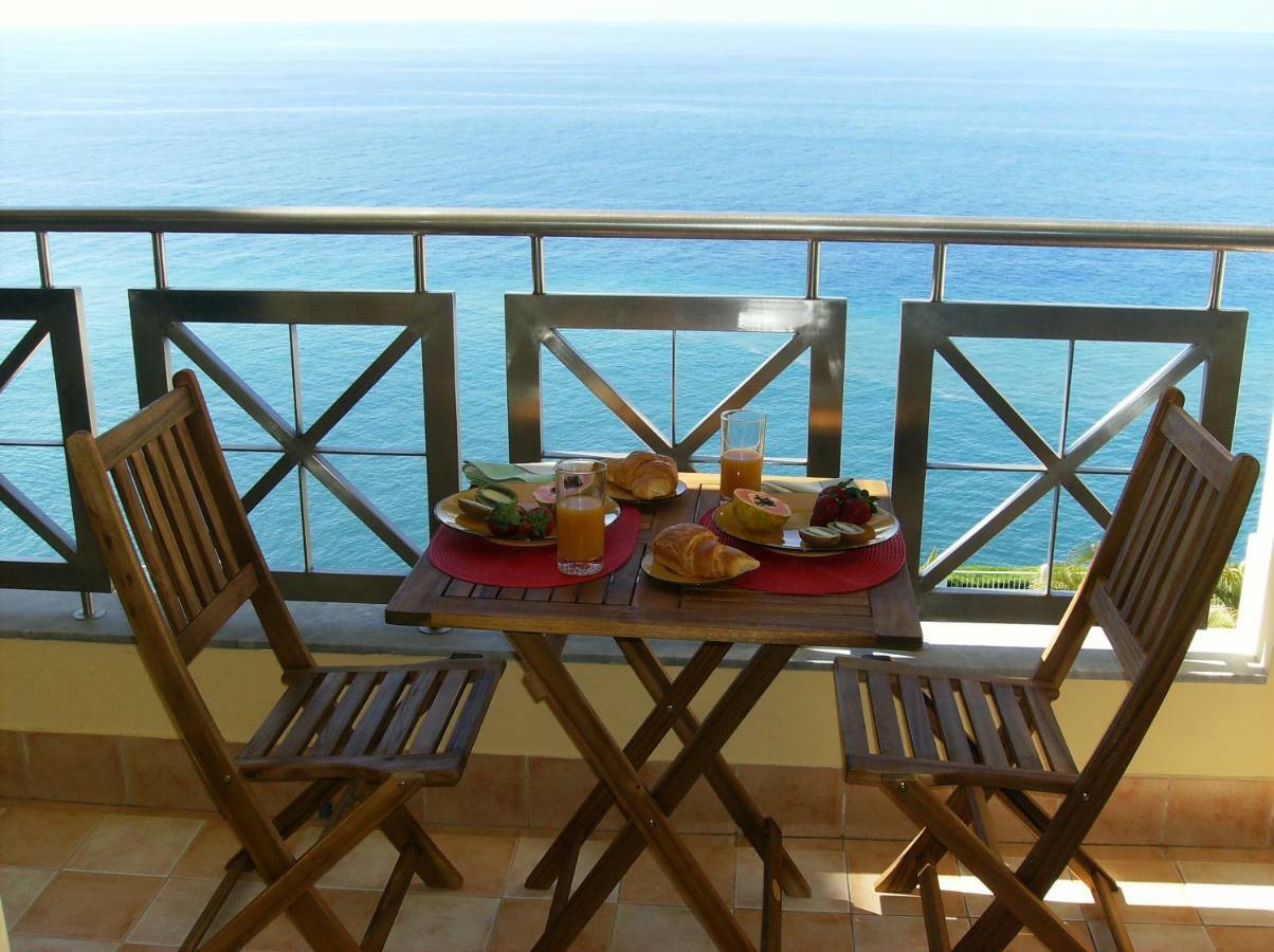 פונשל Oceanfront Apartment מראה חיצוני תמונה