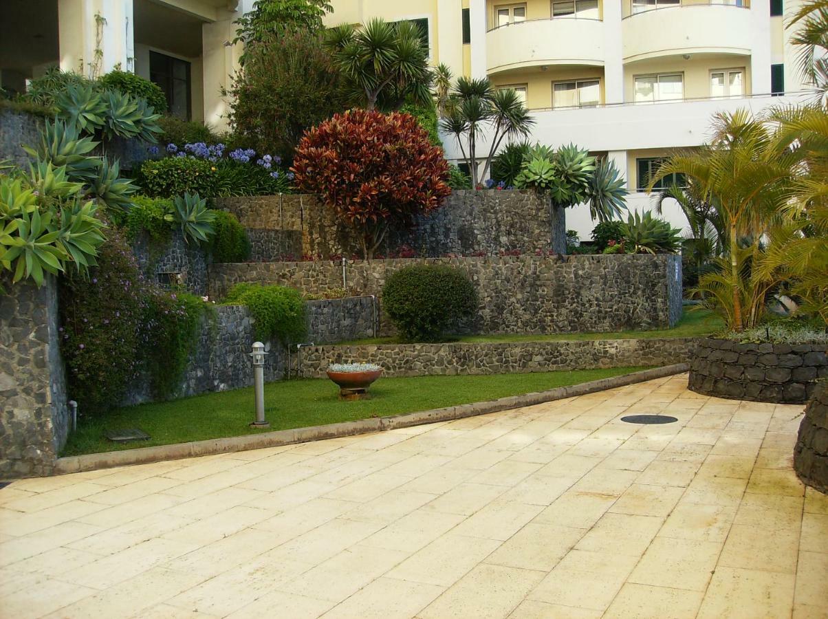 פונשל Oceanfront Apartment מראה חיצוני תמונה