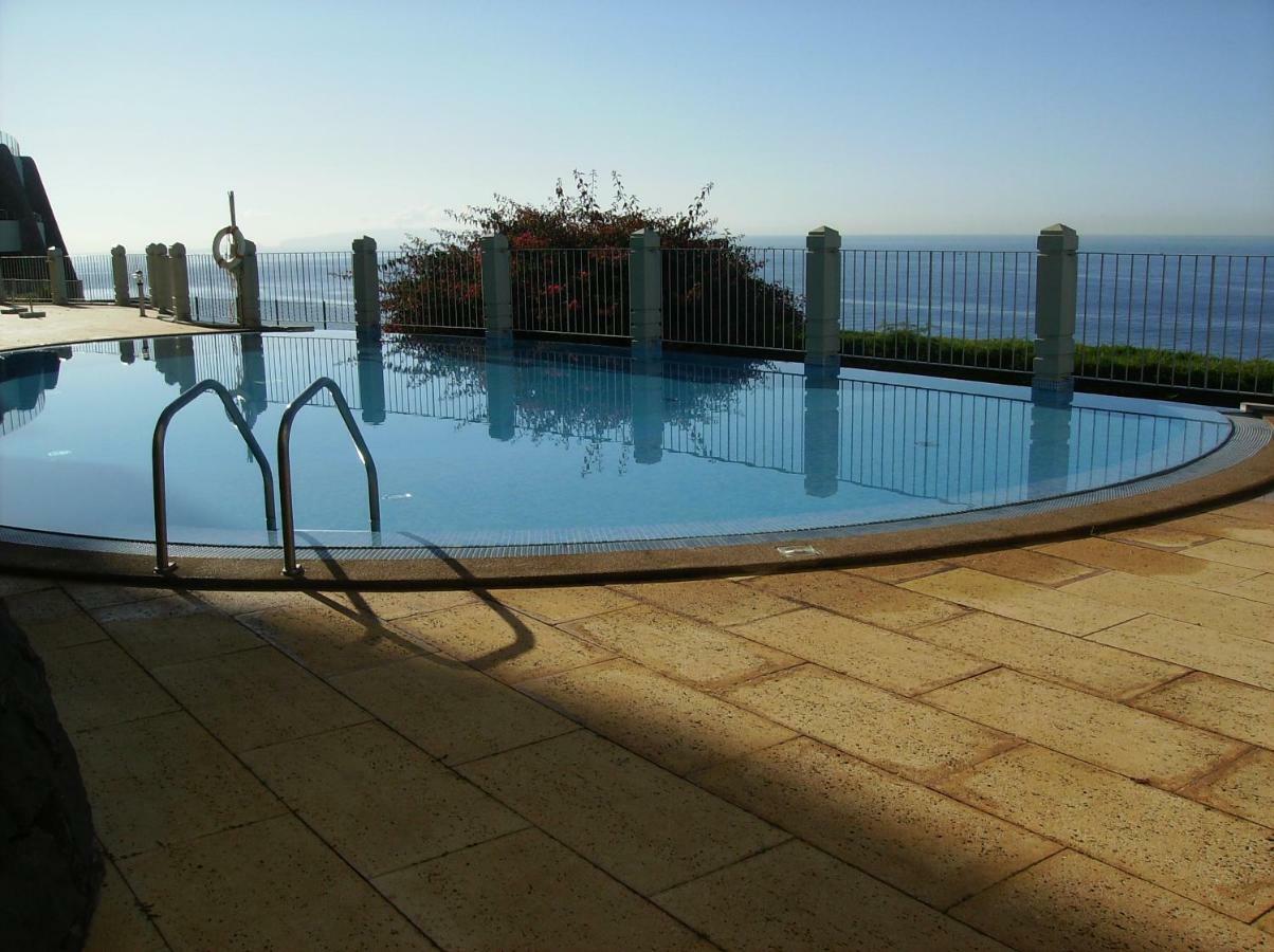 פונשל Oceanfront Apartment מראה חיצוני תמונה