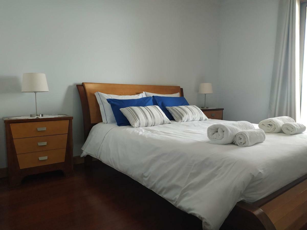 פונשל Oceanfront Apartment מראה חיצוני תמונה